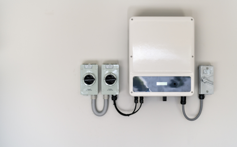 7 Tips on Choosing the Best Inverter for Solar Panel Installation